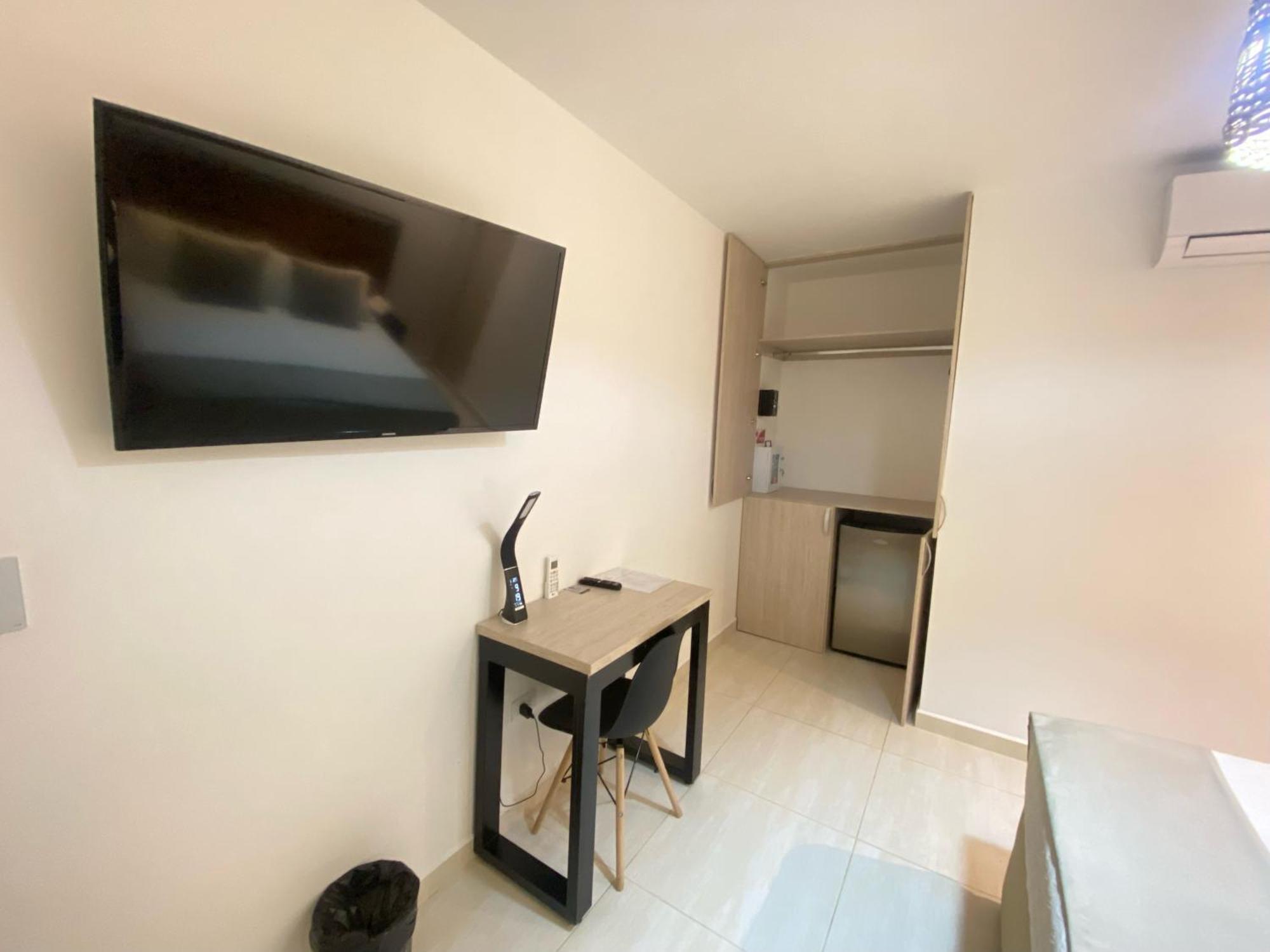 Maidy Luxury Hotel เมเดยิน ภายนอก รูปภาพ
