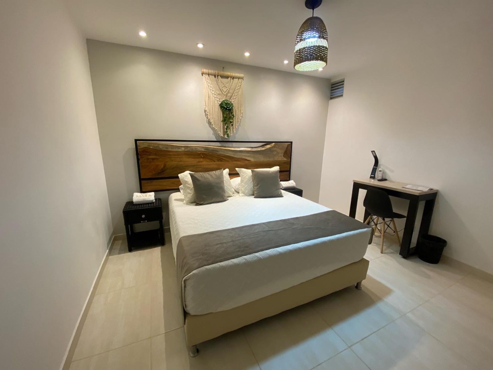 Maidy Luxury Hotel เมเดยิน ภายนอก รูปภาพ