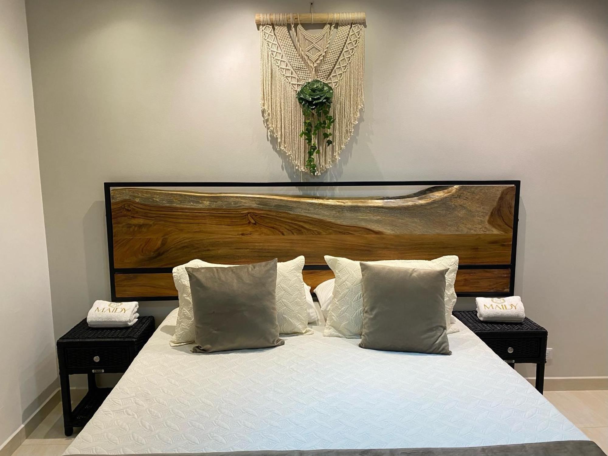 Maidy Luxury Hotel เมเดยิน ภายนอก รูปภาพ